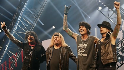 motleycruevegassept2025off_420x237