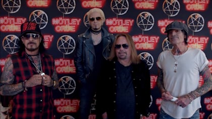 motleycruebandnov2025_420x237